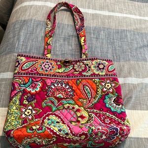 Vera bradley bag 12x14, barely used.